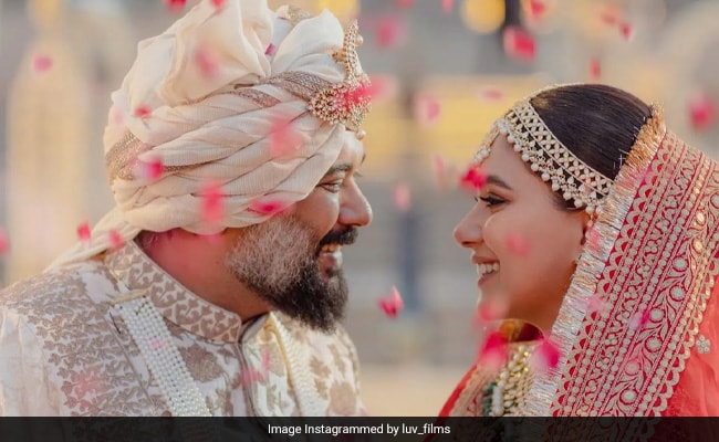 लव रंजन और अलीशा वैद की आगरा शादी से अंदर की तस्वीरें