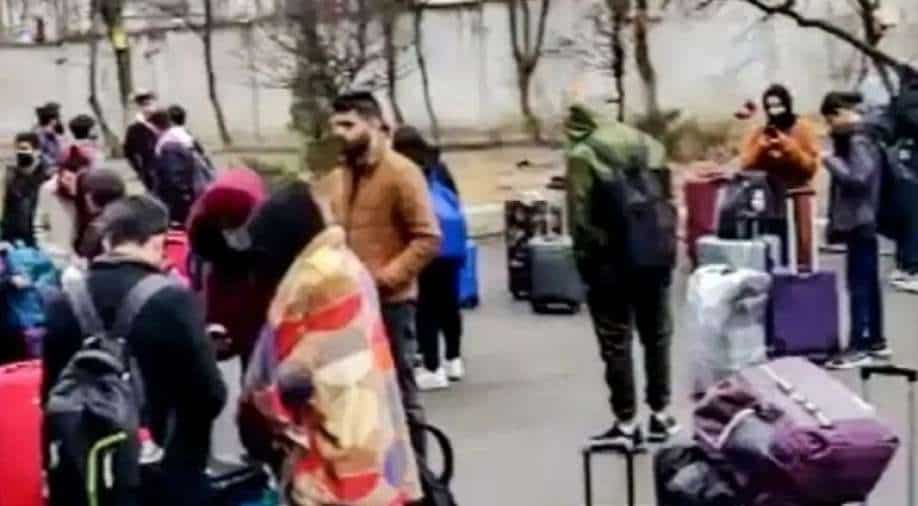 यूक्रेन से फंसी बेटी को वापस लाने में महिला से ठगी करने वाला 35 वर्षीय भारतीय व्यक्ति गिरफ्तार, India News