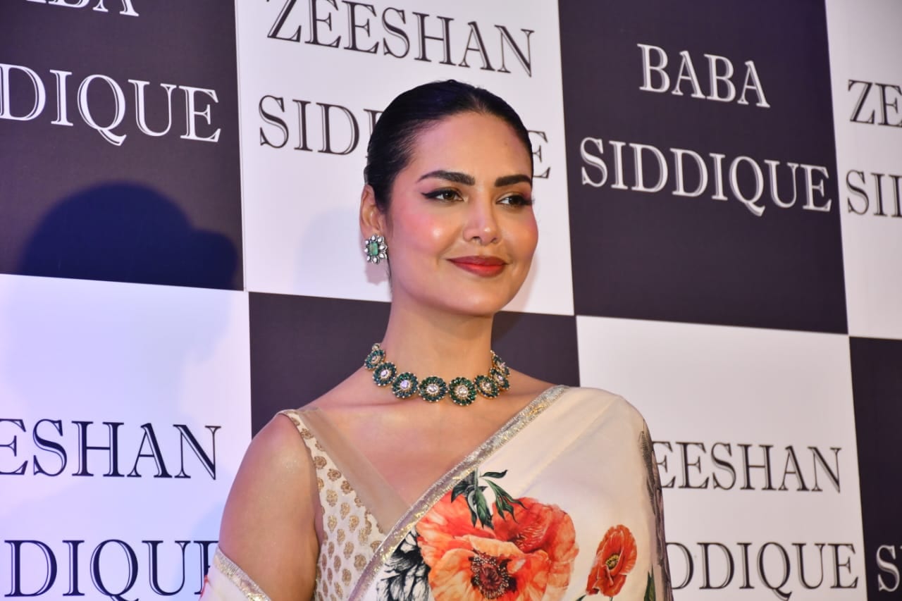 बाबा सिद्दीकी की इफ्तार पार्टी में ईशा गुप्ता। (योगेन शाह) बाबा सिद्दीकी की इफ्तार पार्टी में ईशा गुप्ता। (योगेन शाह)