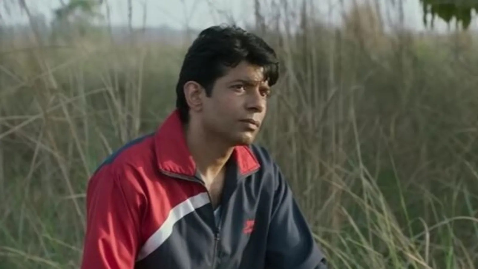 विनीत कुमार सिंह ने बहन को पुरुषों की निगाहों से बचाया, माँ के बलिदानों को याद किया |  बॉलीवुड