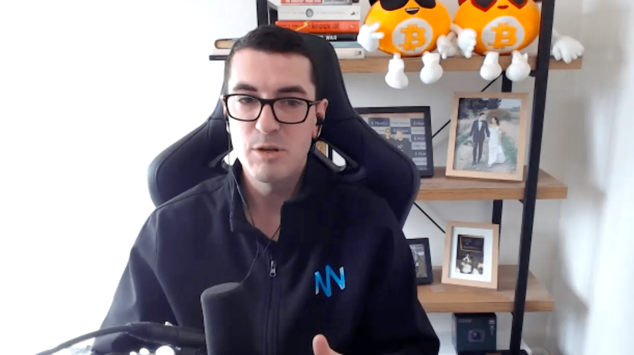 Alex Saunders issues a public apology and claims to be settling crypto dealings